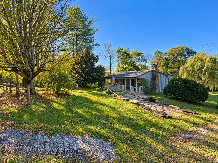 4455 Trail Hollow Rd, Cosby, TN 37722 - #2