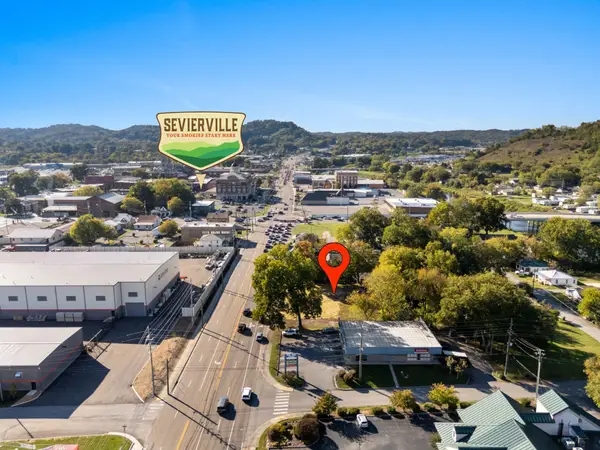 226 E Main St, Sevierville, TN 37862