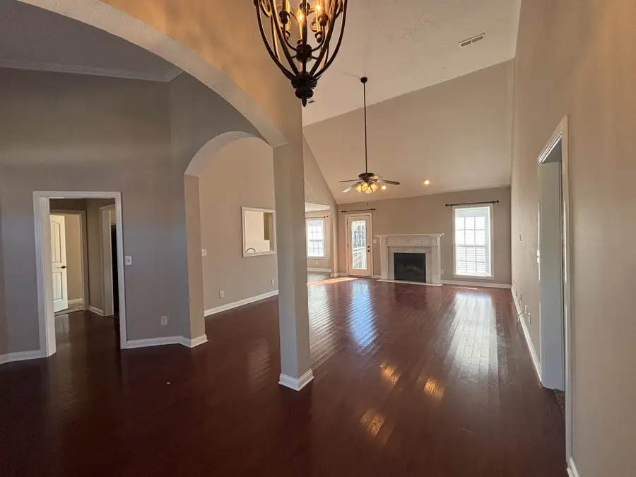 724 Cavalier Dr, Clarksville, TN 37040 - #3