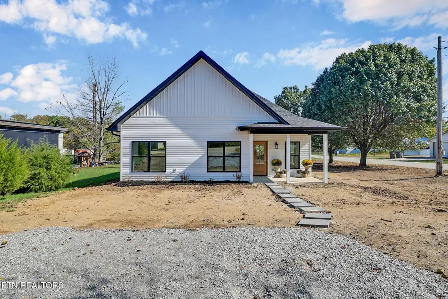 304 W Stewart Ave, Monterey, TN 38574 - #2