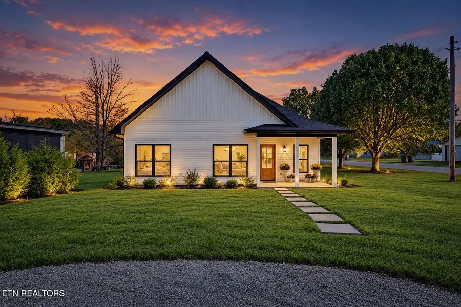 304 W Stewart Ave, Monterey, TN 38574 - #3