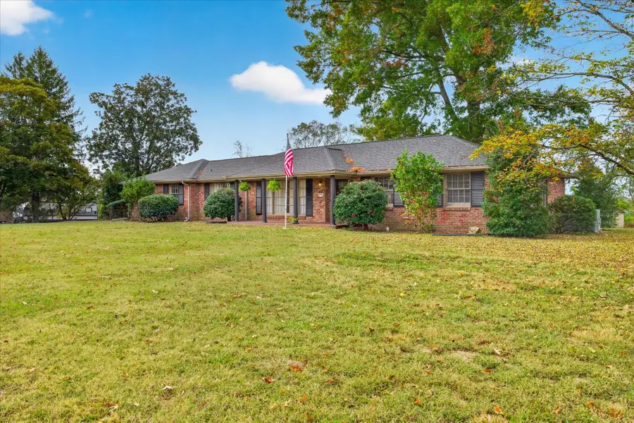 912 Beacon Dr, Clarksville, TN 37043 - #2