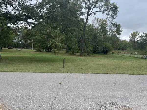 1 Johnson St, Clarksville, TN 37043