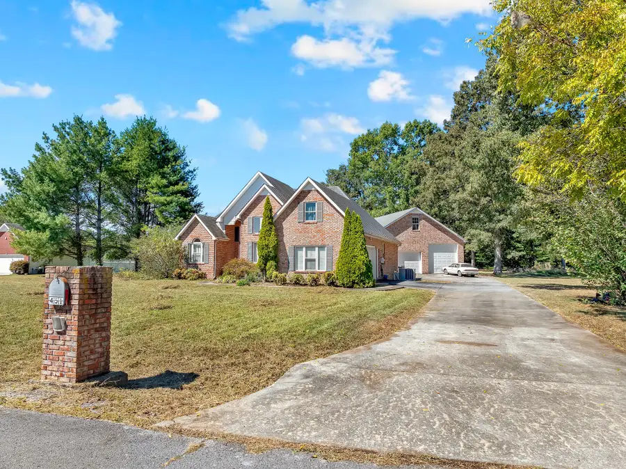 451 Crosspark Dr, Manchester, TN 37355 - #3