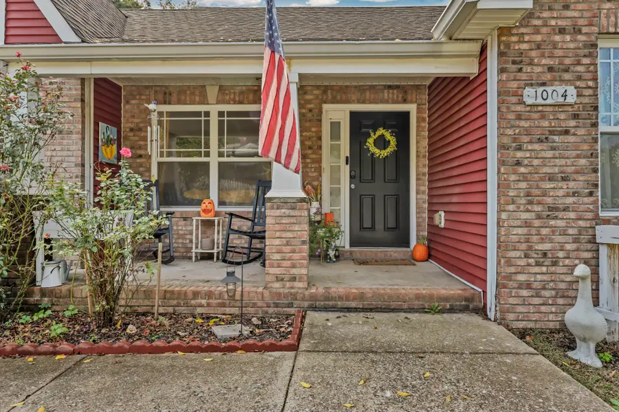 1004 Sunset Dr, Clarksville, TN 37040 - #2