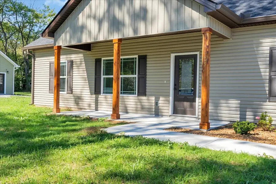 1103 E Lauderdale St, Tullahoma, TN 37388 - #2