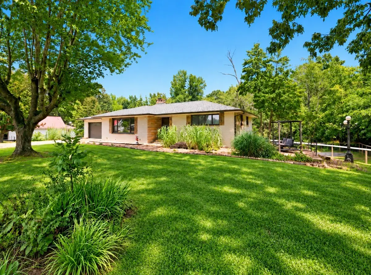 250 Washington Ave, Camden, TN 38320 - #1