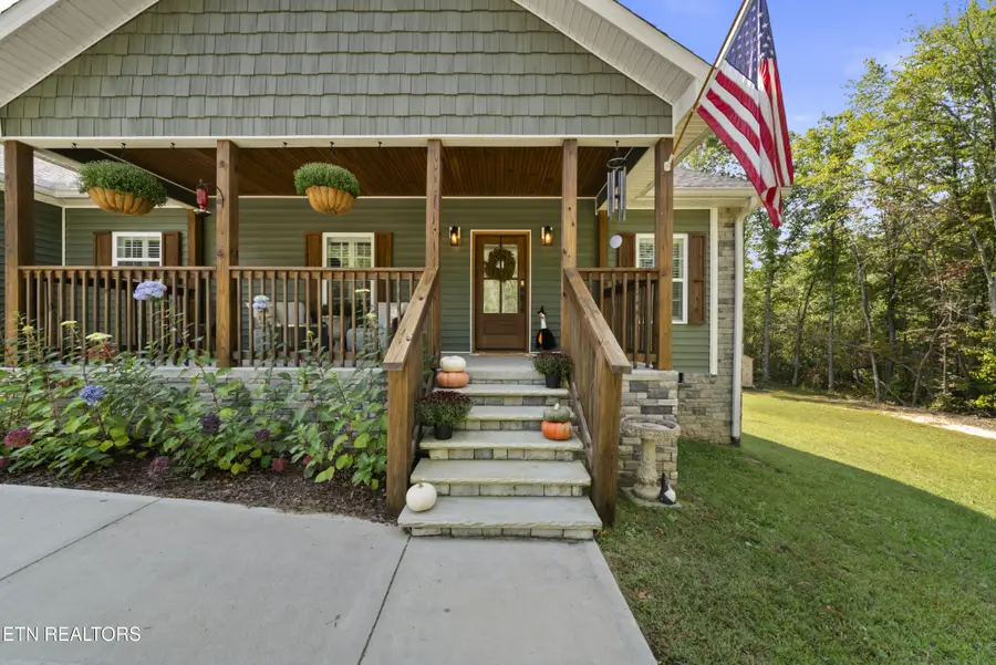 364 Alf Threet Rd, Jamestown, TN 38556 - #2