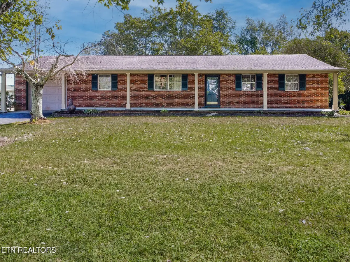 1370 Russell Lane, Lenoir City, TN 37772 - #1