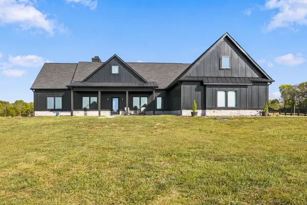 10715 Versailles Rd, Rockvale, TN 37153