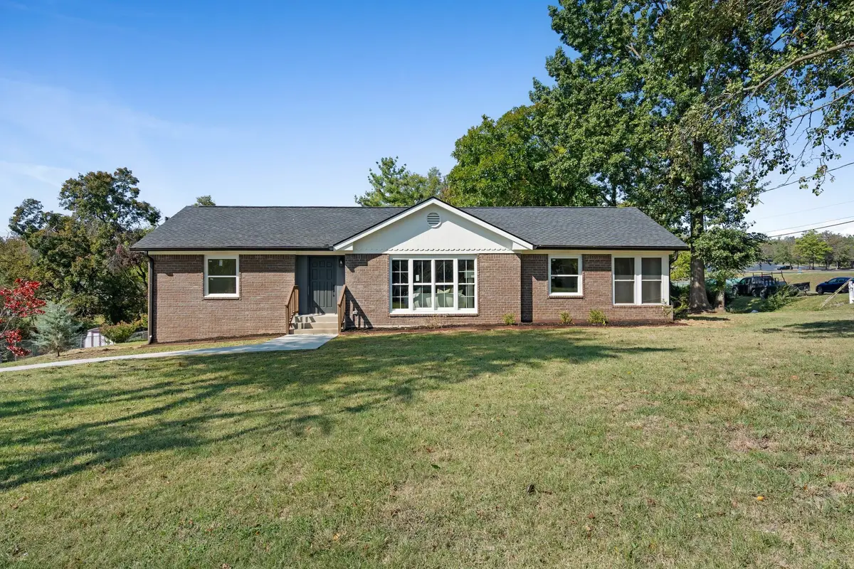 100 S Graycroft Ave, Madison, TN 37115 - #1