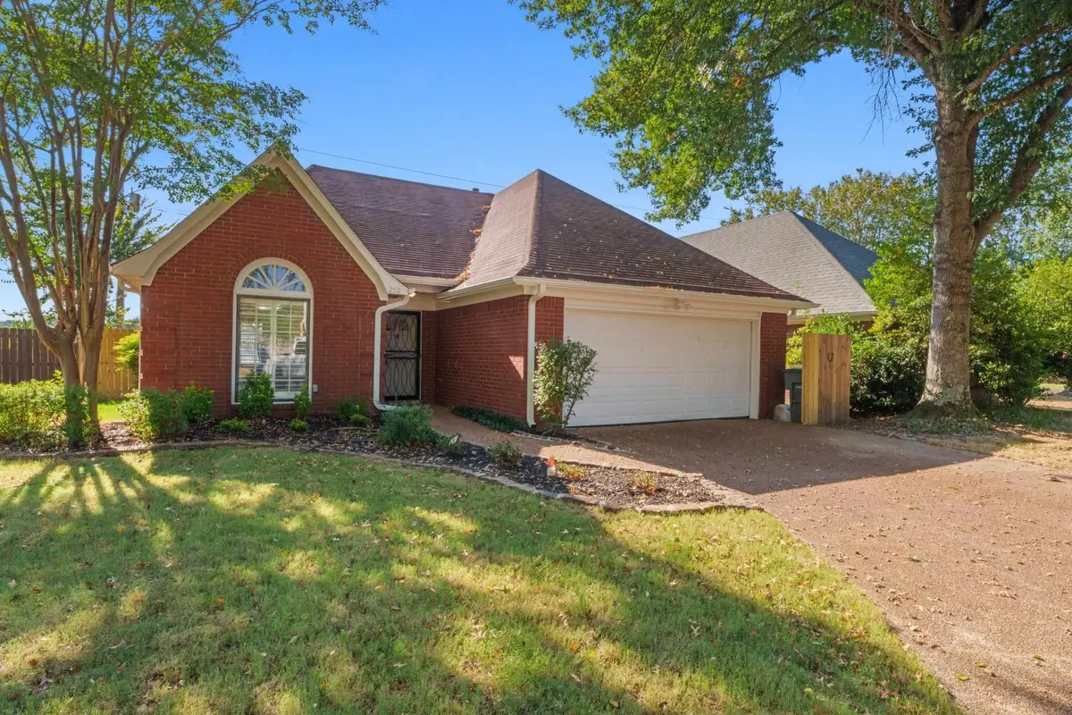 252 S Walnut Bend Dr, Cordova, TN 38018 - #1