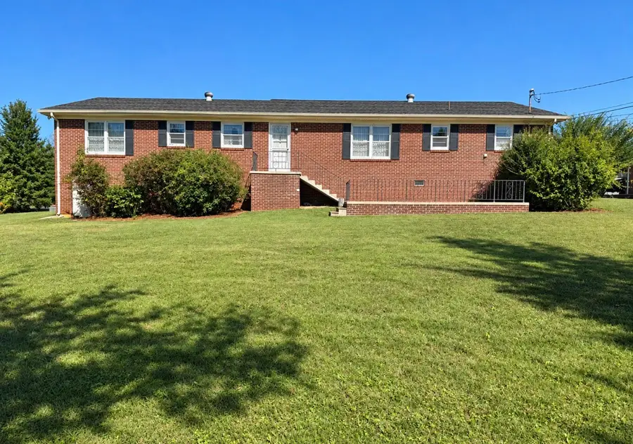 133 Clearview Dr, McMinnville, TN 37110 - #2