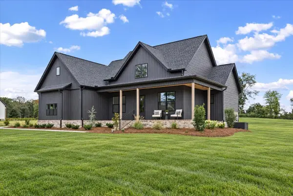 166 Lightfoot Ln, Estill Springs, TN 37330