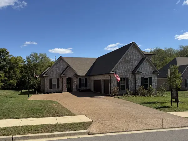 968 Luxborough Dr, Hendersonville, TN 37075