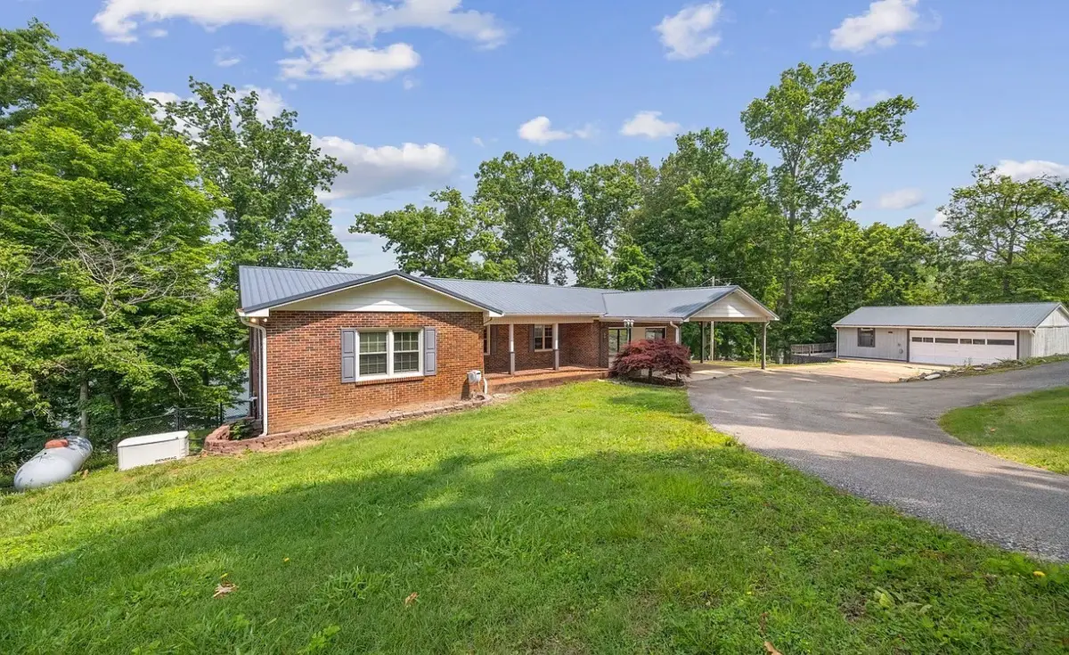 255 Whispering Hills Dr, Dover, TN 37058 - #1