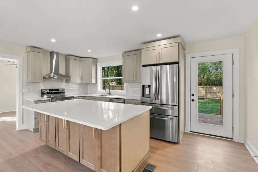 3912 Mallard Dr, Nashville, TN 37218 - #2