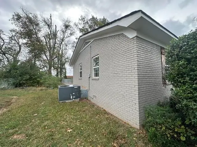 445 Walnut St, Savannah, TN 38372 - #2