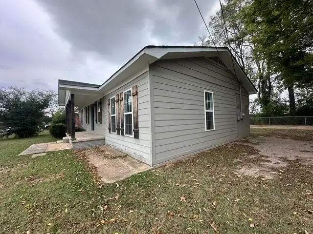 445 Walnut St, Savannah, TN 38372 - #3