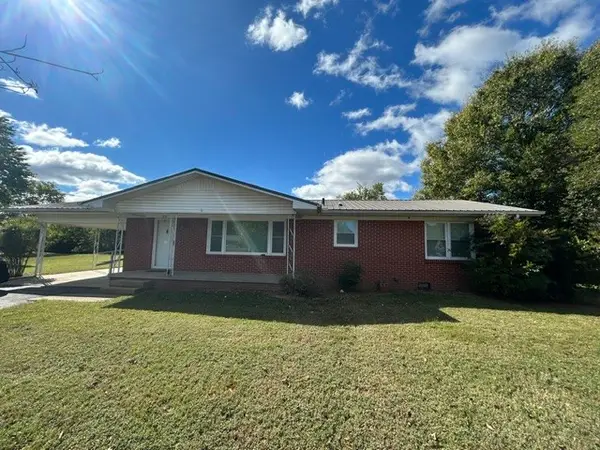 819 Murrey Dr, Pulaski, TN 38478