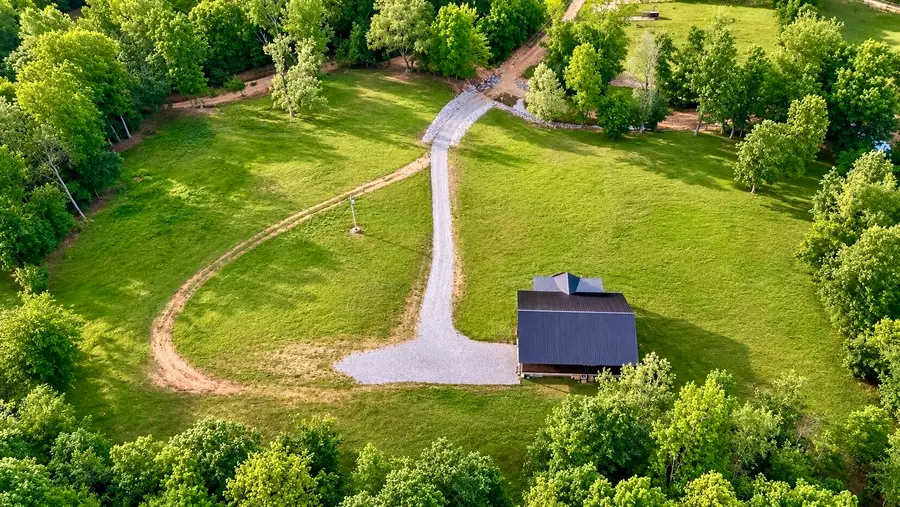 86 Coleman Rd, Linden, TN 37096 - #3