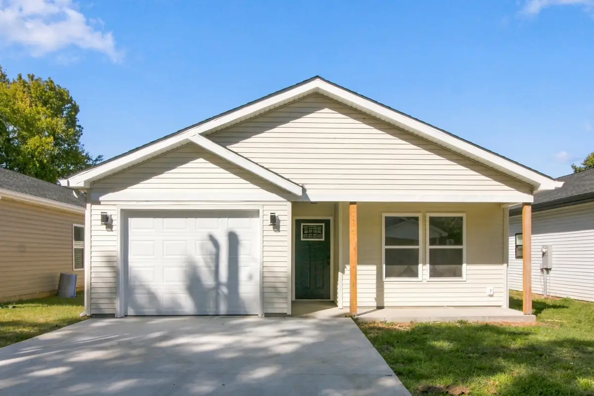 30 Warren St, Paris, TN 38242 - #1