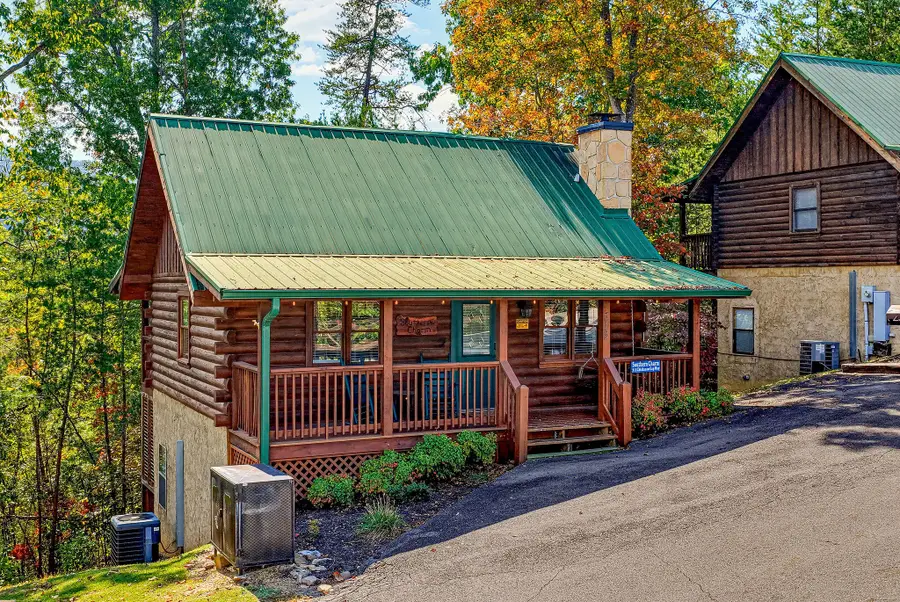 513 Chickasaw Gap Way, Pigeon Forge, TN 37863 - #3