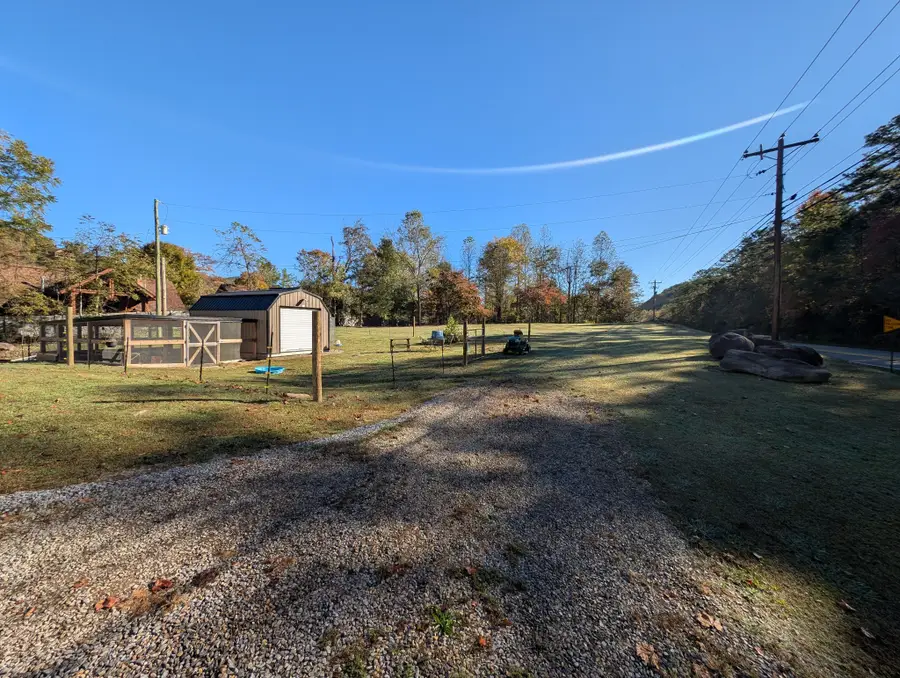 3909 E Parkway, Gatlinburg, TN 37738 - #3