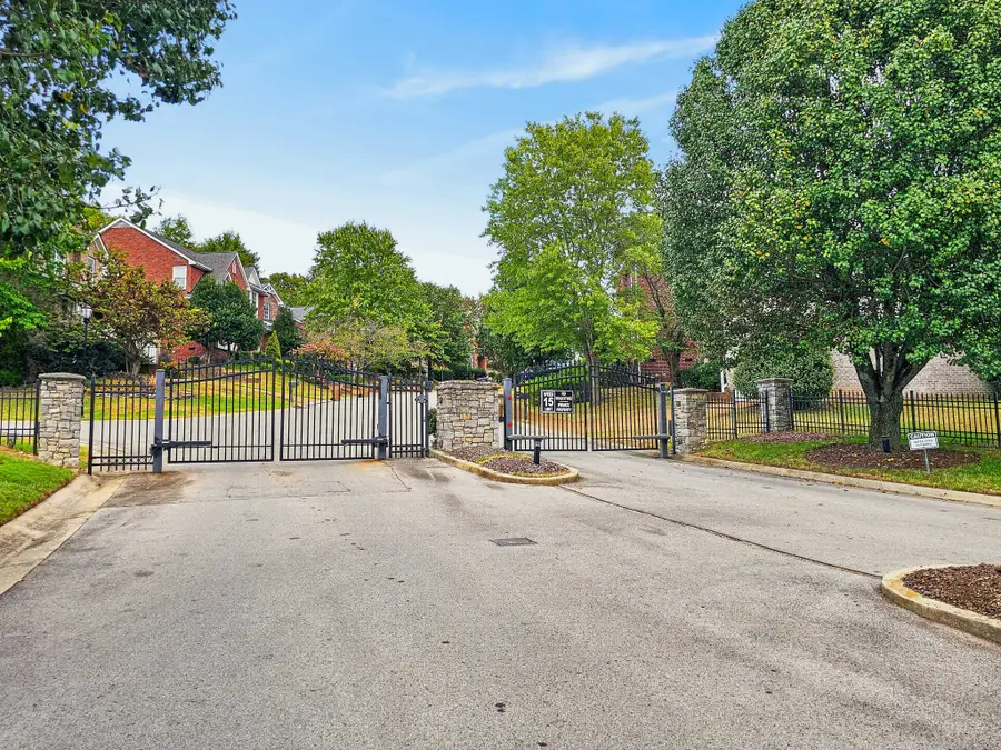 426 Old Towne Dr, Brentwood, TN 37027 - #2