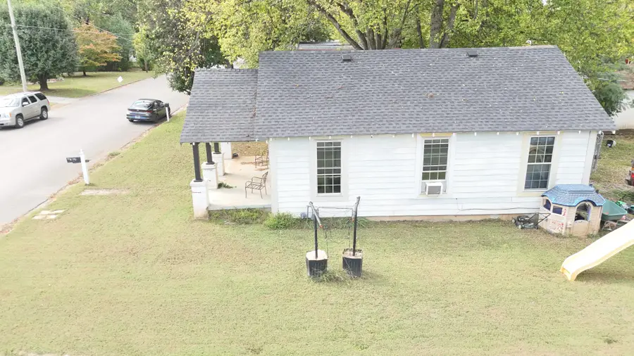 438 3rd St, Lawrenceburg, TN 38464 - #3