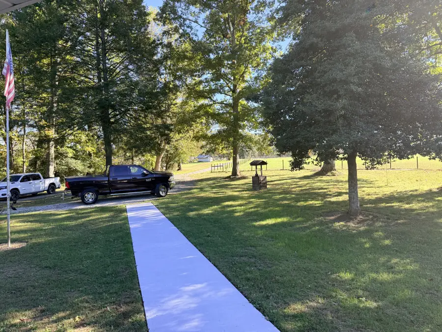 2329 Roslin Rd, Jamestown, TN 38556 - #2
