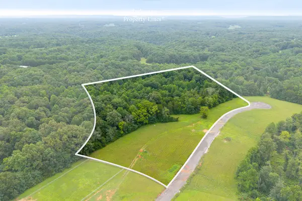 12 Johnson Chapel Rd, Sparta, TN 38583