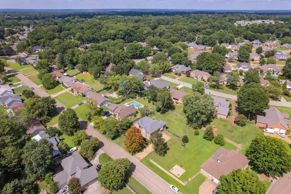 128 Glenwood Dr, Jackson, TN 38305