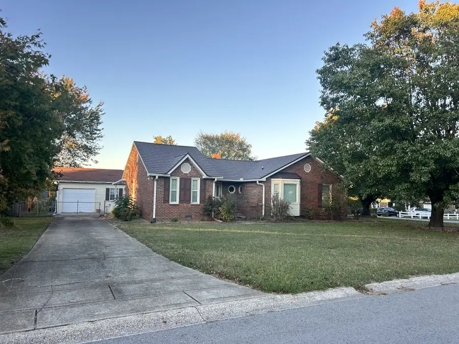 1182 Woodbridge Dr, Clarksville, TN 37042 - #3