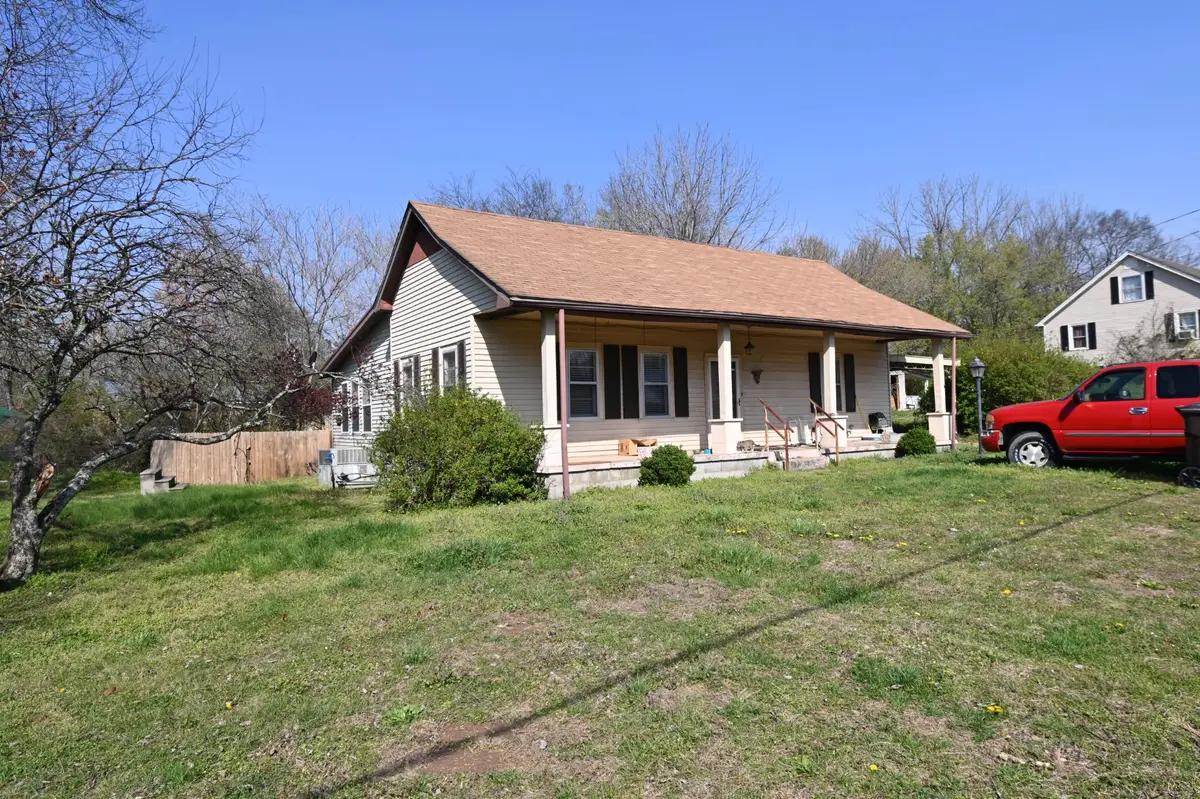 239 Brooklyn Ave, Linden, TN 37096 - #1