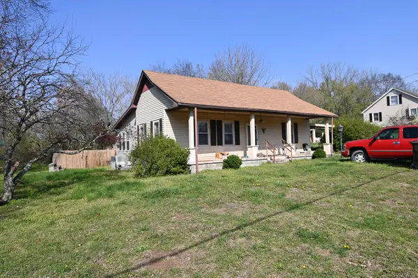 239 Brooklyn Ave, Linden, TN 37096