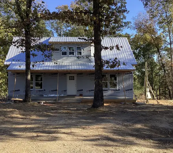 302 Lower Roans Creek Rd, Linden, TN 37096