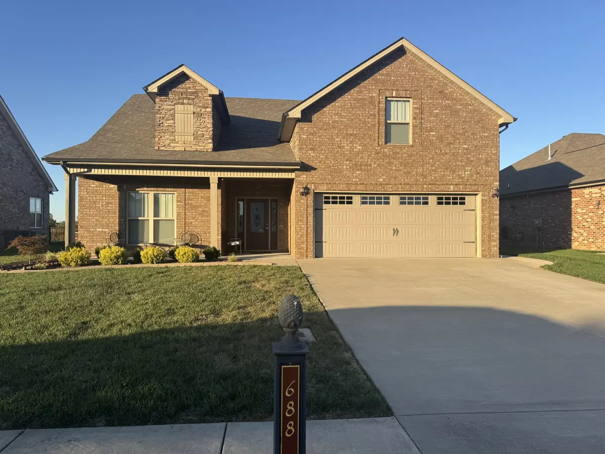 688 Jersey Dr, Clarksville, TN 37043 - #1