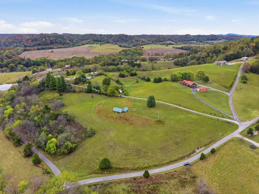 241 Cabin Hill Rd, Celina, TN 38551 - #3