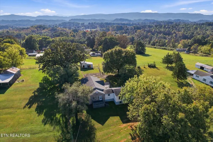 810 Ridge Rd, Maryville, TN 37803 - #3