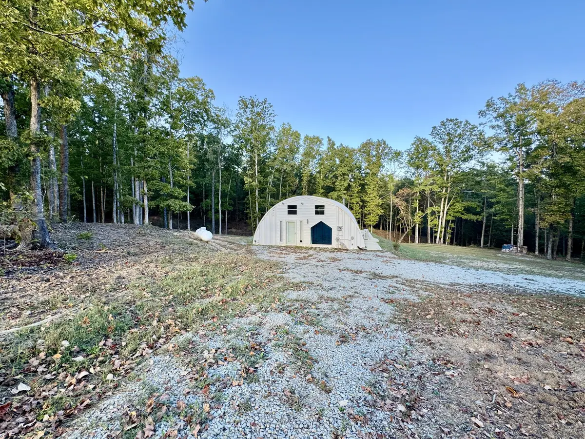 1239 Cherokee Rd, Waynesboro, TN 38485 - #1