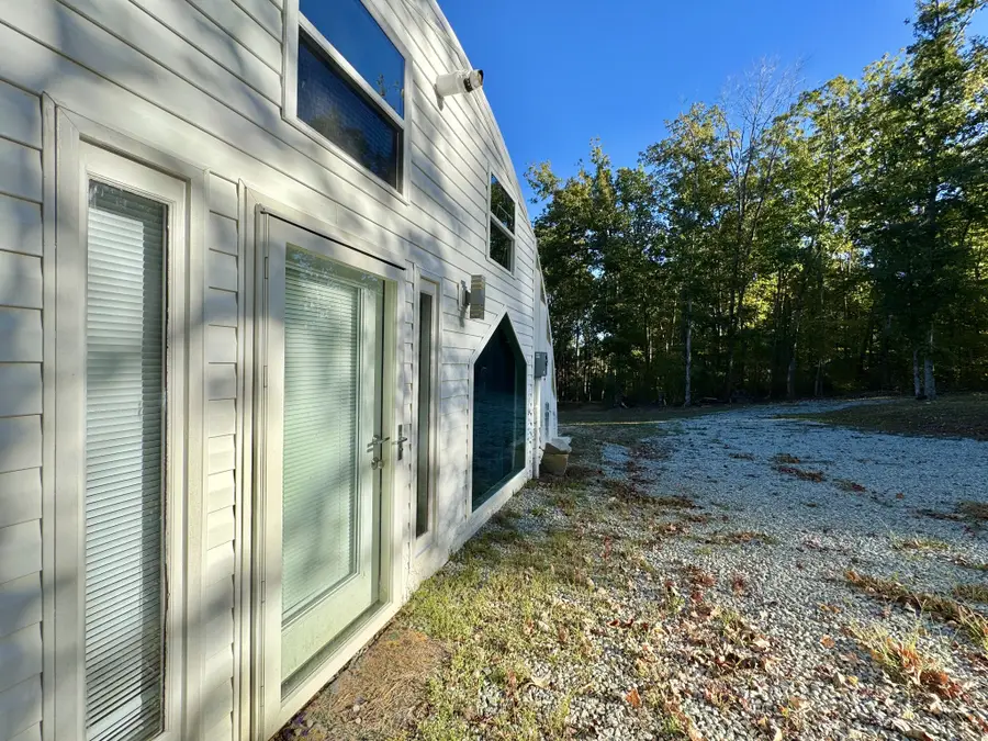 1239 Cherokee Rd, Waynesboro, TN 38485 - #2
