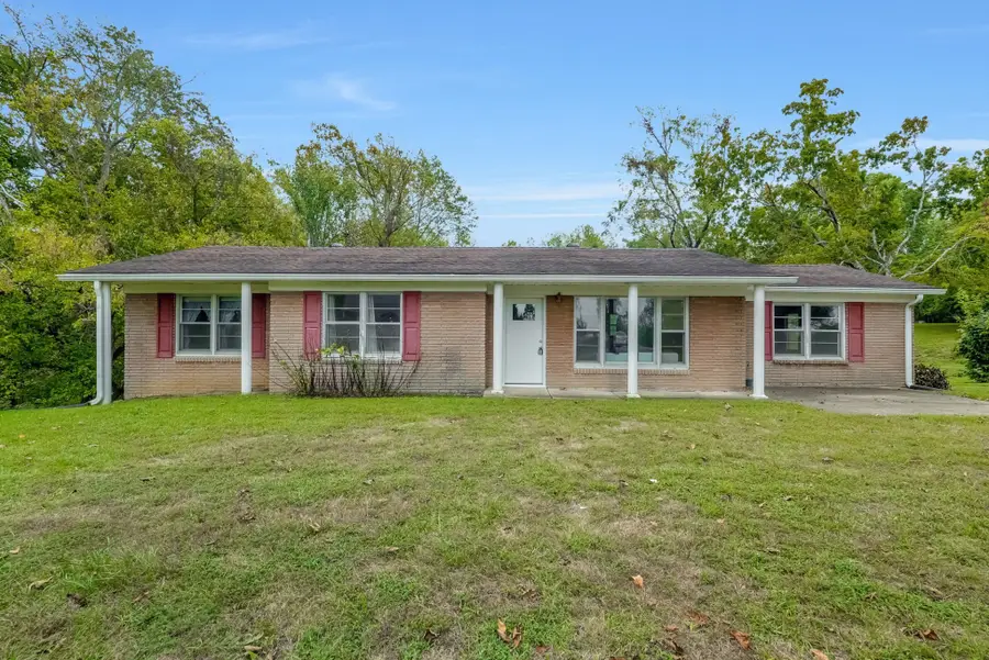 3423 Sumner Dr, Westmoreland, TN 37186 - #2