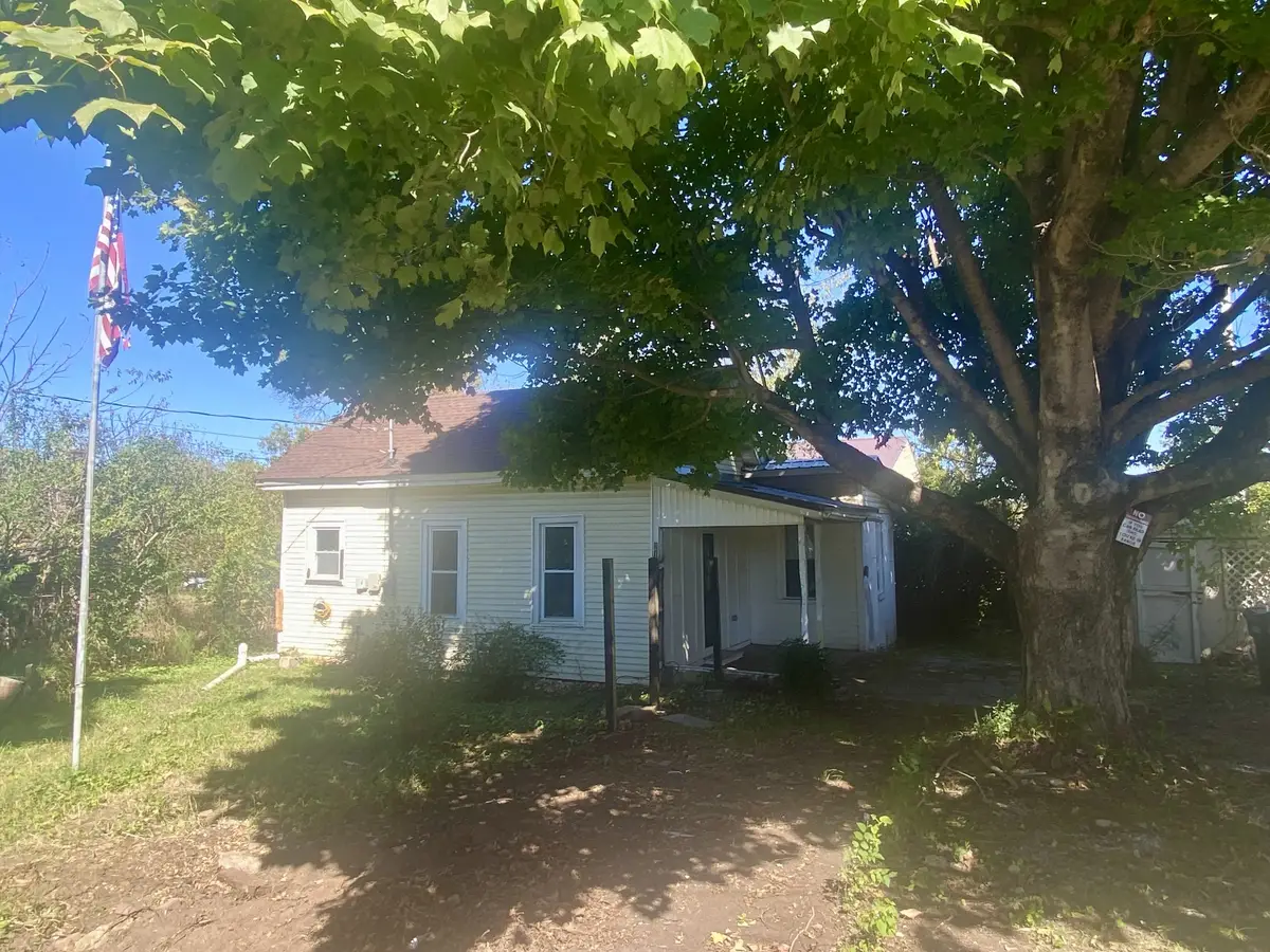 214 W Poplar St, Pulaski, TN 38478 - #1