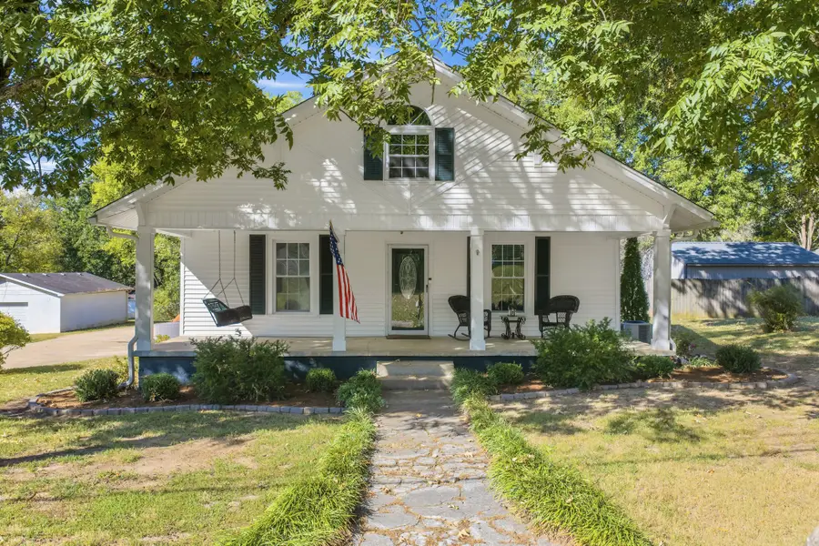 221 Spring St, Huntingdon, TN 38344 - #3
