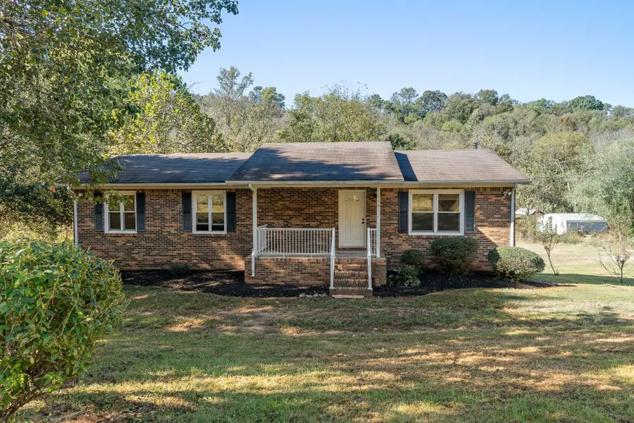 568 Blooming Grove Rd, Pulaski, TN 38478 - #2