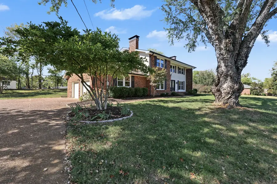 1213 Twin Springs Dr, Brentwood, TN 37027 - #2