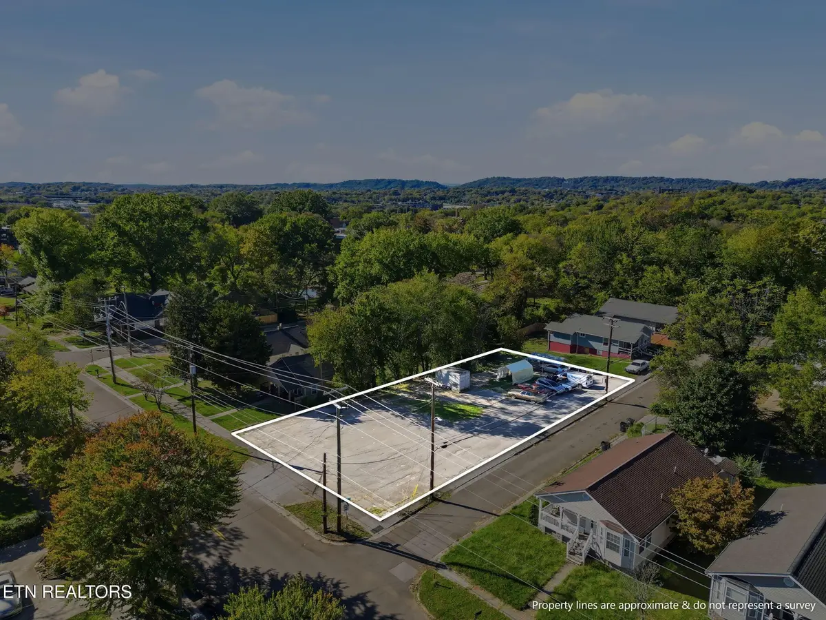 2115 Mccalla Ave, Knoxville, TN 37915 - #1