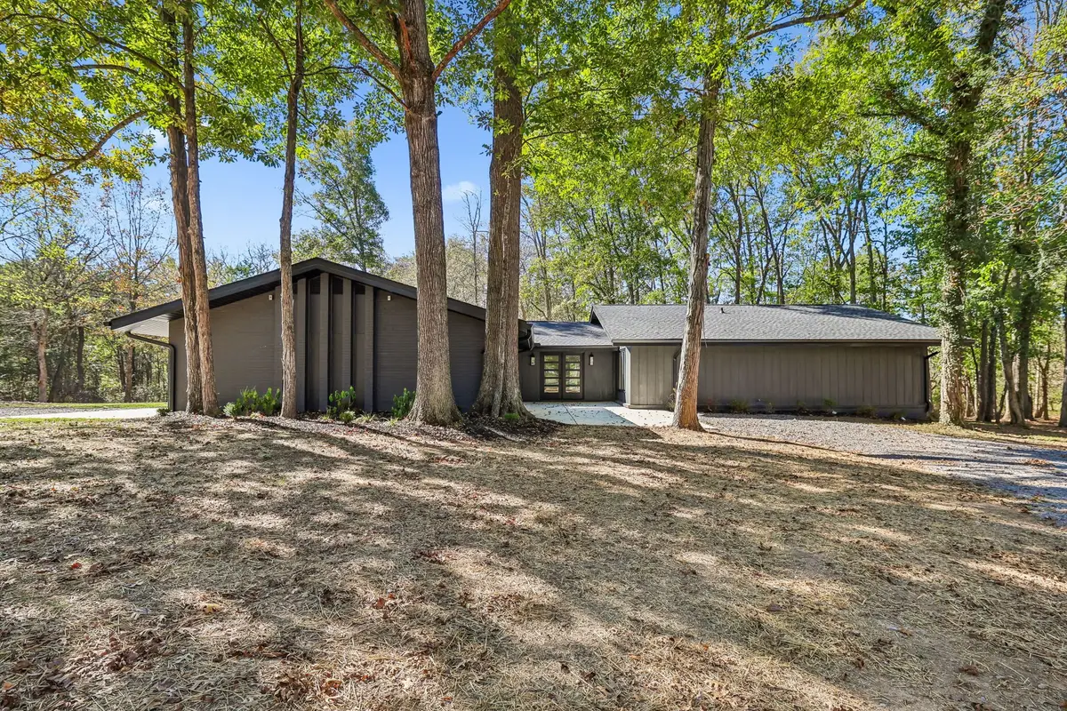 116 Teepee Ln, Shelbyville, TN 37160 - #1