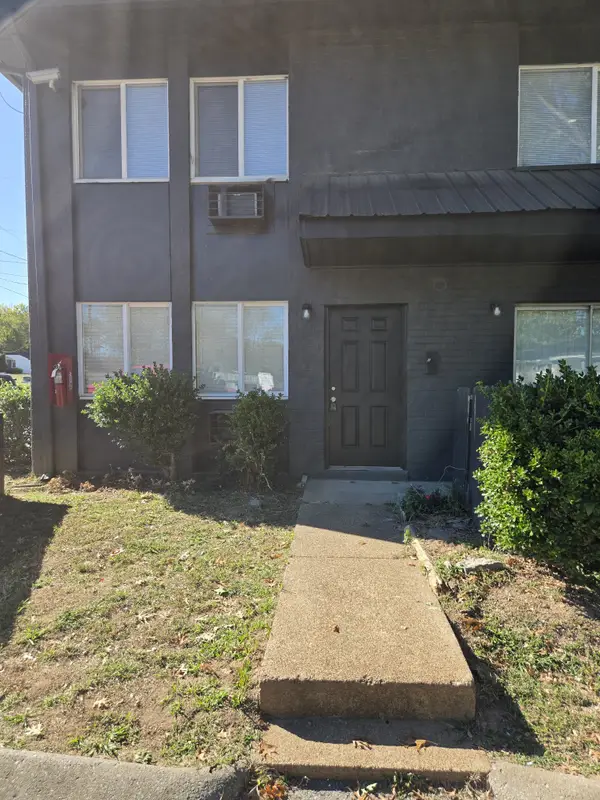 550 Harding Pl #A101, Nashville, TN 37211